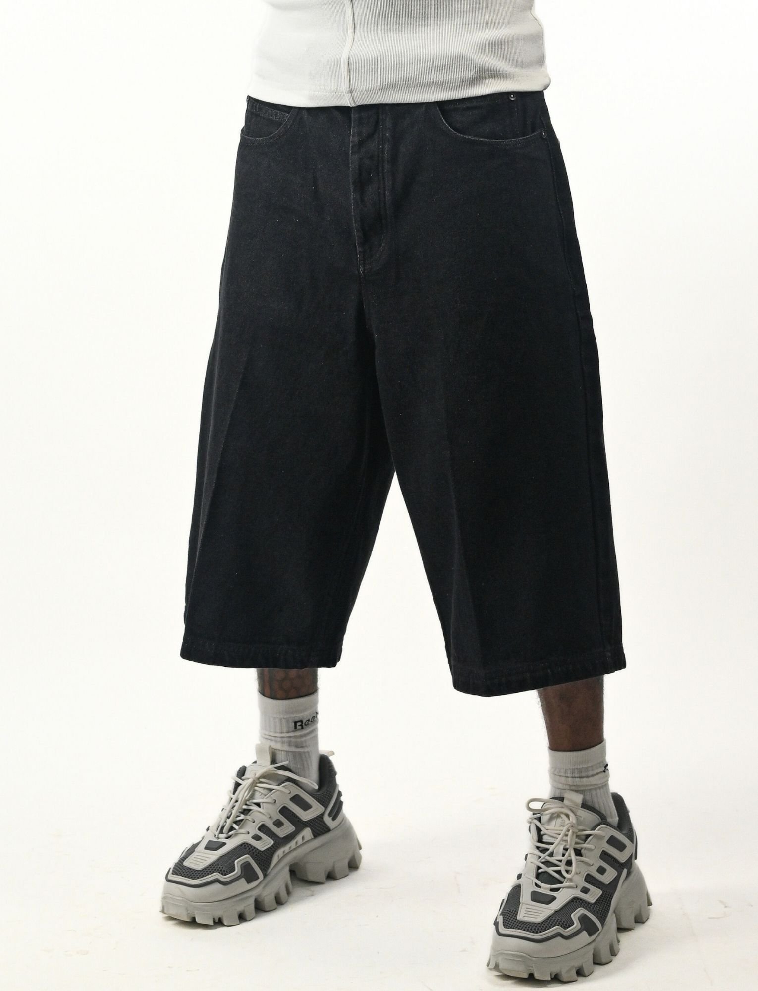 DENIM SHORTS MANS front view